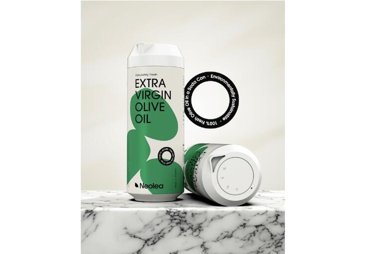 Оливковое масло премиум-класса выпущено в банках для напитков с многоразовой крышкой